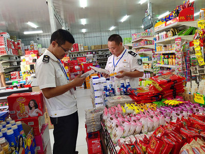 滇滩镇开展中秋节食品安全专项检查把好节前“舌尖安全关”